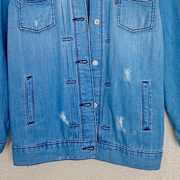 Levis Denim Trucker Jacket size XS Blue Oversized Boyfriend Fit Distressed - Picture 8 of 10